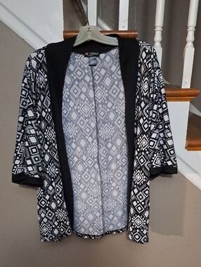 Delirious Black & White Geometric Open-Front Cardigan